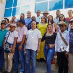 Gobernador (E) de La Guajira entrega decretos de creación de centros etnoeducativos a autoridades wa...