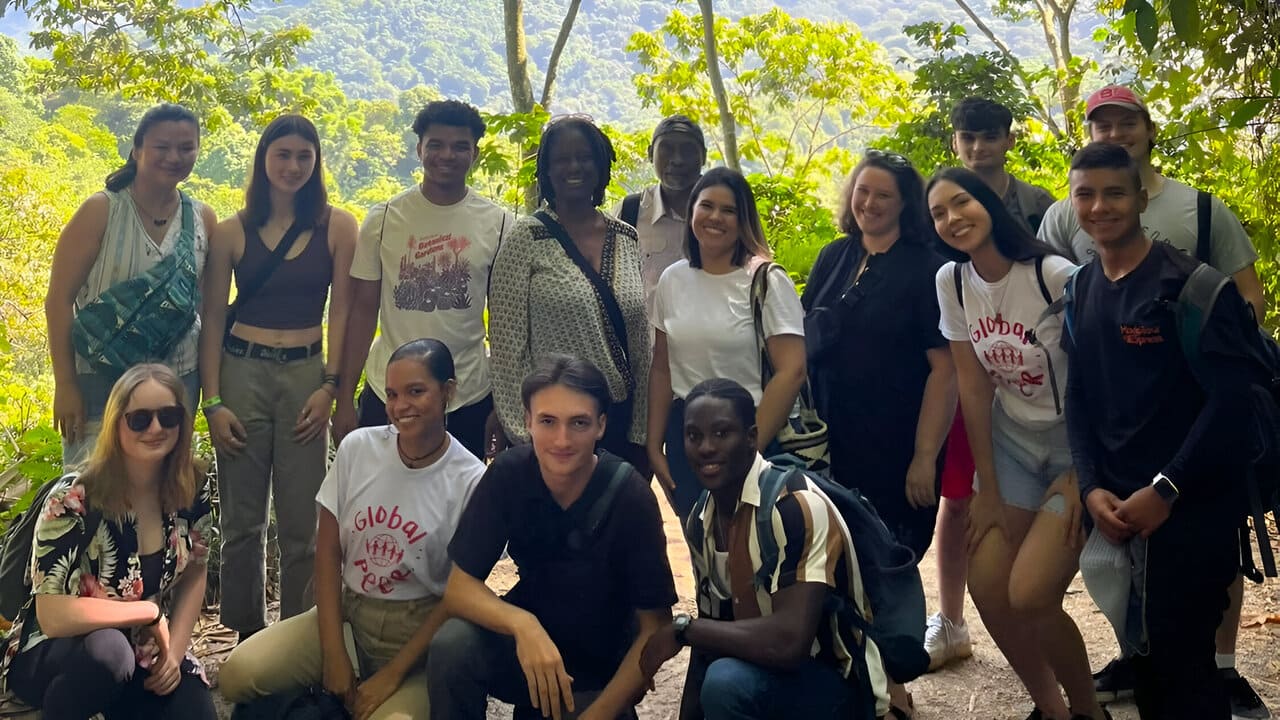 Grupo de estudiantes y docentes de la North Carolina State University en Minca.