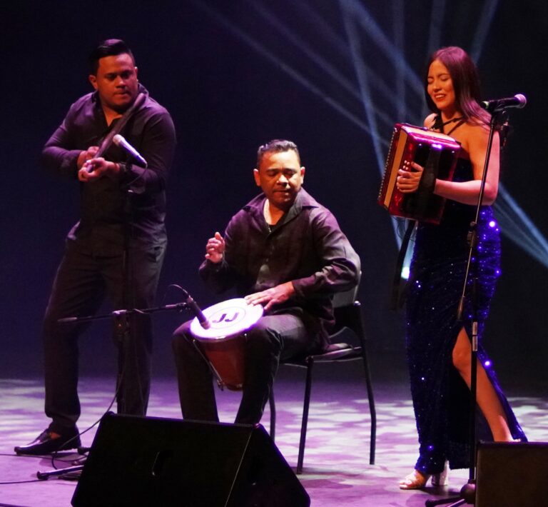 En el Teatro Mayor Julio Mario Santo Domingo de Bogotá, se vivió la magia de la música vallenata