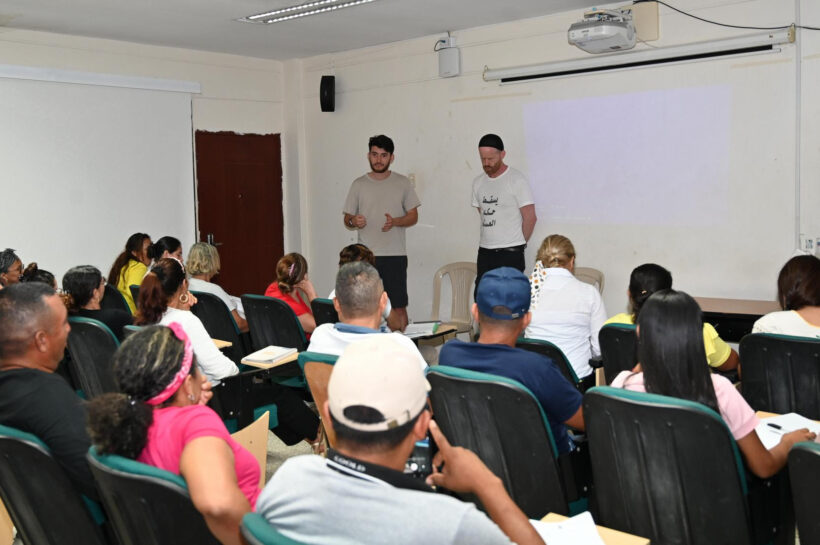 Firmantes de paz reciben formación en transición energética en Uniguajira Sede Fonseca