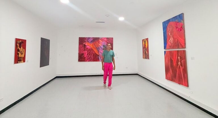 Ed Ariza Cortes inauguró la exposición Caribe Invisible en el Banco de la República de Riohacha